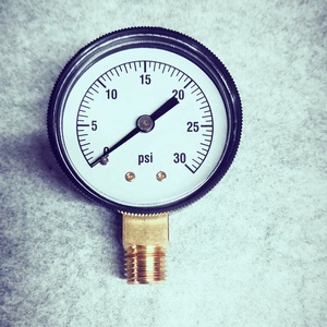 Manómetro de Presión para <span class=keywords><strong>Piscina</strong></span> de 50 mm, Montaje Inferior, 0-30 psi, 1/4 NPT, Esfera de 2.0 Pulgadas para una Visibilidad Clara del Nivel de Presión - Product Image 2