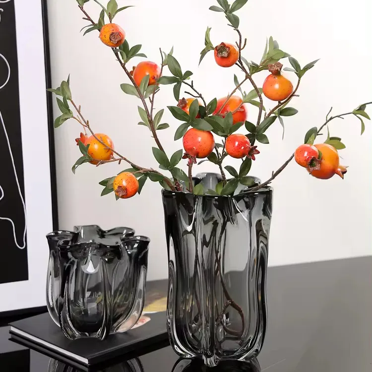 Vase en verre de Murano excellent pour décorer la maison et rendre n'importe quelle pièce ou lieu de travail unique et charmant vase à fleurs