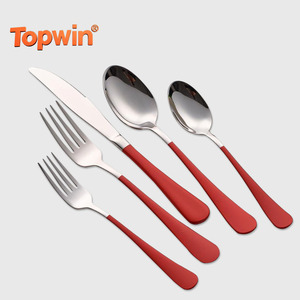 Ensemble de couverts en acier inoxydable de belle couleur, vaisselle de restaurant, comprenant une cuillère, une fourchette et un couteau en argent, adapté aux fêtes et à la famille - Product Image 1