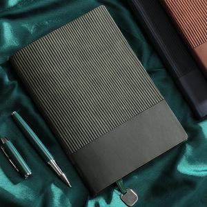 Mini quaderno da scrittura per diario in pelle con pianificatore settimanale giornaliero personalizzabile in PU con portapenne - Product Image 6