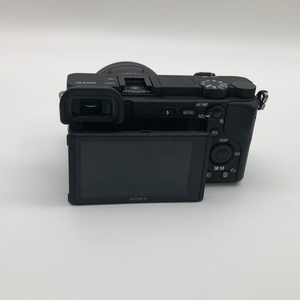 กล้องมิเรอร์เลส <span class=keywords><strong>Sony</strong></span> A6400 <span class=keywords><strong>Alpha</strong></span> 6400 พร้อมเลนส์ 16-50 มม. PZ ความละเอียด 24.2MP 4K HDR ระบบโฟกัสอัตโนมัติเร็ว 0.02 วินาที ระบบโฟกัสอัตโนมัติแบบติดตามดวงตาแบบเรียลไทม์ สำหรับถ่ายวิดีโอ Vlog ขายส่งจำนวนมาก - Product Image 3
