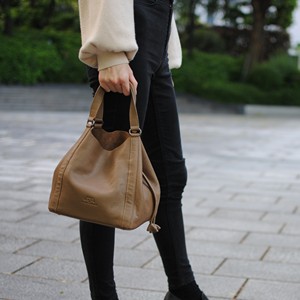 Sac à main fourre-tout en cuir seau souple de haute qualité avec deux poignées et poches internes fabriqué au Bangladesh - Product Image 6