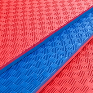 Tatami de gym Taekwondo 100*100cm, tapis de sol en mousse EVA emboîtable, 2cm, portable et imperméable, avec motif feuille et croix - Product Image 2
