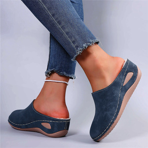 Chaussons mules décontractés pour femme, collection Automne Hiver 2026, grande taille, à bout fermé, à enfiler, à semelle compensée, doublés polaire, pour la maison - Product Image 4