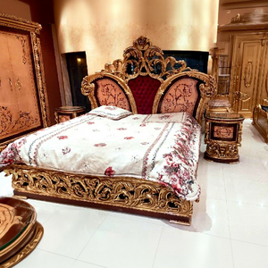 Muebles de Dormitorio de Estilo Moderno de Alta Gama Empire, Cama Magnífica de Maharaja Tallada a Mano con Acabado Dorado Brillante y Ligera - Product Image 1