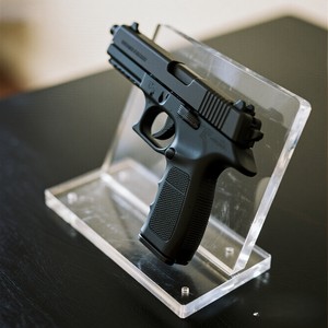 Fábrica Custom Atacado Acrílico Gun Display Model Toy Stand para Retail Tabletops Acrílico pequena arma Stand Model Toy Display - Product Image 5