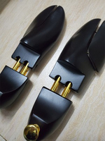 Produit phare : Embauchoirs en bois de pin noir, formes et mainteneurs de forme pour chaussures