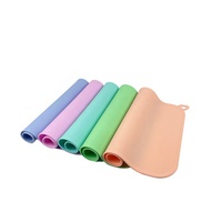Gros 30x40 cm grand napperon en silicone souple enroulable 195g tapis de table mignon ustensiles de cuisine pour bébé produit d'usine personnalisé