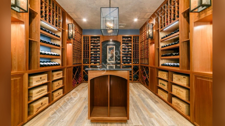 Interior Design Whiskey Display Cabinet bar Wine Storage Wooden Display ...