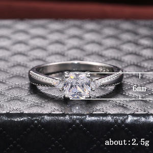 Anello F171 in Argento con Diamante Taglio Asscher, Anello di Fidanzamento Classico da Donna con Diamante Naturale - Product Image 5