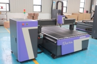 ACCTEK Routeur CNC ATC haut de gamme AKM1325 3 axes pour processus de fraisage de gravure de plaques de métaux mous.