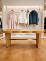 Table de présentation en bois durable peinte pour boutique de vêtements, table de présentation pour magasin de vêtements