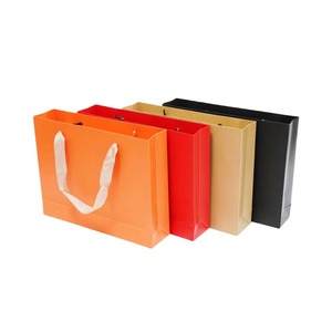 Caja de regalo con inserto de espuma en forma de libro y embalaje portátil a juego, personalizable - Product Image 2