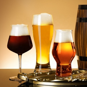 Vaso <span class=keywords><strong>de</strong></span> Cerveza <span class=keywords><strong>de</strong></span> Cristal Transparente Soplado a Mano con Logotipo Personalizado Barato al por Mayor, Vasos <span class=keywords><strong>de</strong></span> Cerveza Artesanal Ipa - Product Image 4