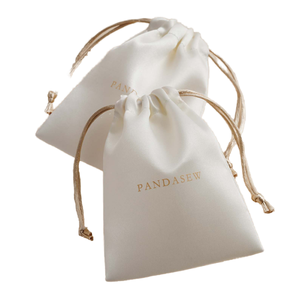 ถุงใส่เครื่องประดับแบบมีเชือกผูก ขายดี พร้อมโลโก้สั่งทำได้ ขนาดและสีตามต้องการ ถุงเก็บของขวัญ ถุงใส่เครื่องประดับคุณภาพพรีเมียม บรรจุภัณฑ์เครื่องประดับ ถุงโชว์เครื่องประดับ - Product Image 1