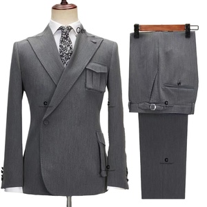 Conjunto <span class=keywords><strong>de</strong></span> <span class=keywords><strong>traje</strong></span> británico <span class=keywords><strong>para</strong></span> <span class=keywords><strong>hombre</strong></span>. <span class=keywords><strong>Traje</strong></span> <span class=keywords><strong>de</strong></span> doble botonadura. Vestido <span class=keywords><strong>DE</strong></span> BODA formal gris. Conjunto <span class=keywords><strong>de</strong></span> dos piezas a rayas <span class=keywords><strong>para</strong></span> <span class=keywords><strong>hombre</strong></span> - Product Image 1