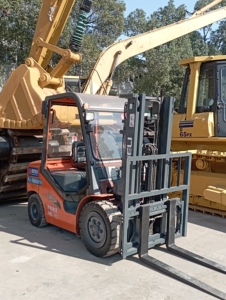 Chariot élévateur d'occasion HELI FD30 pour travaux de terrassement - Offre Spéciale - Product Image 2