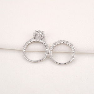Set di anelli a due pezzi con pietra rotonda lucida, elegante stile fidanzamento, gioielli da donna impilabili per tutti i giorni, regalo - Product Image 6