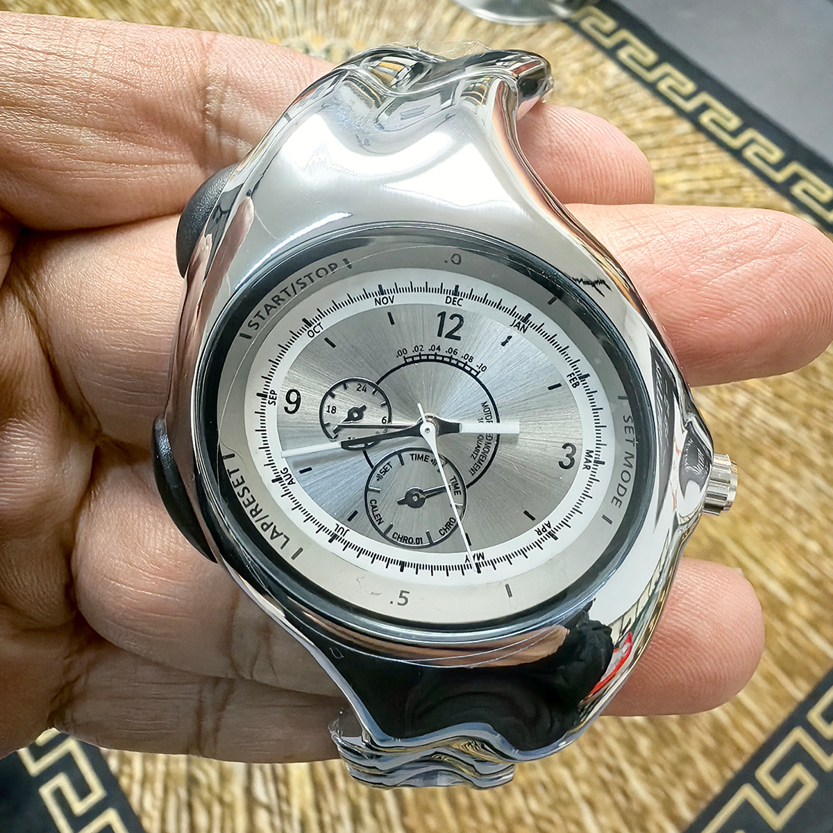 リメイク 時計 y2k customwatch y2k 腕時計 OAKLEY Supreme DIESELオマージュ - メルカリ