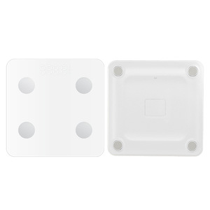 เครื่องชั่งน้ำหนักอัจฉริยะ สีขาว รูปทรงสี่เหลี่ยม ความแม่นยำสูง ใช้พลังงานจากแบตเตอรี่ สำหรับใช้ในบ้าน พร้อมหน้าจอดิจิตอลและเซ็นเซอร์สี่จุด - Product Image 1