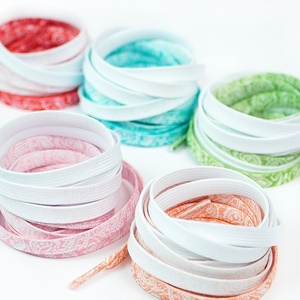 Cordones de poliéster planos con estampado floral degradado colorido personalizado de 8 mm, cordones multicolor para zapatillas de hombre y mujer, venta al por mayor - Product Image 1