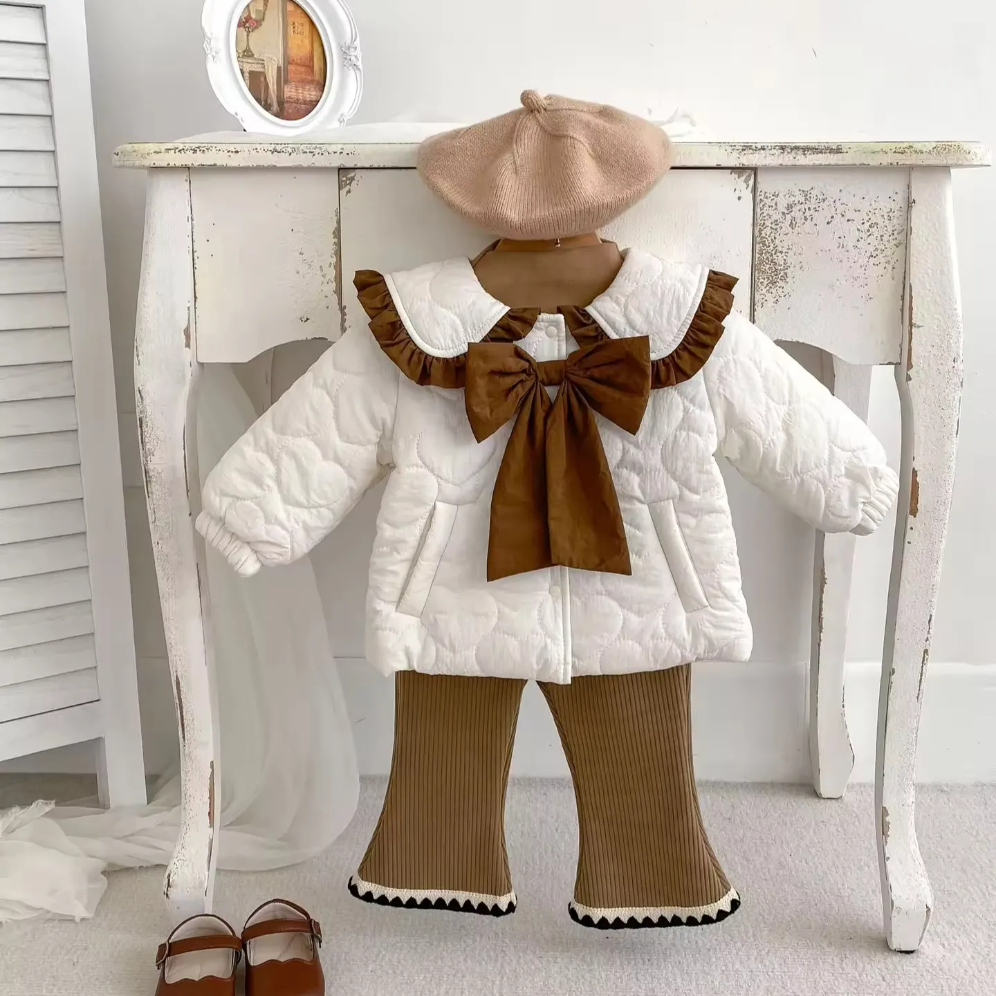 Alla moda cappotto di cotone caldo per bambini con collo a farfalla foderato in pile giacca imbottita in cotone per bambini cappotto invernale per bambini