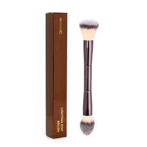 Pinceau de maquillage double à marque privée, poils en nylon doux, pour contour et poudre illuminatrice, avec boîte en papier personnalisée - Product Image 3