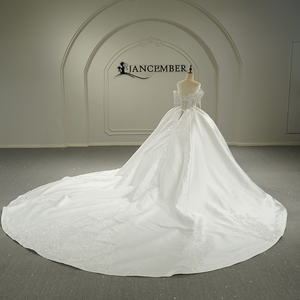 ชุดแต่งงาน Gt26007 ทรงบอลกาวน์ หรูหรา ผ้าซาตินเงางาม ประดับคริสตัล กระโปรงทรงเจ้าหญิง แบบเปิดไหล่ ยี่ห้อ Jancember - Product Image 4