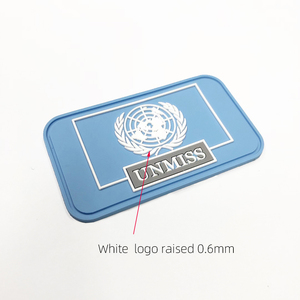 Parches de Goma de PVC Suave 3D con Nombre de Marca en Relieve Personalizado, Ecológicos, de Nuevo Diseño, Etiquetas Decorativas Termoadhesivas para Gorras - Product Image 4