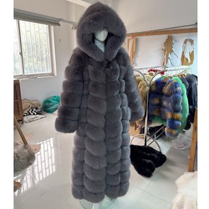 RXFurs Giacche di Lusso in Vera Pelliccia per Donne, Cappotto Lungo Staccabile con Maniche Lunghe e Cappuccio in Pelliccia di Volpe - Product Image 3