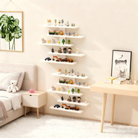 Présentoir de rangement mural de conception verticale moderne Présentoir à main pour petite poupée d'ornement Boîte à bijoux aveugle pour anniversaire