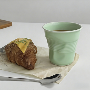 <span class=keywords><strong>Tazas</strong></span> <span class=keywords><strong>de</strong></span> Café <span class=keywords><strong>de</strong></span> Porcelana <span class=keywords><strong>de</strong></span> 200 ml, <span class=keywords><strong>Diseño</strong></span> Europeo Creativo, Irregular y Plegado, Ecológicas, Hechas a Mano, Coloridas, Venta al Por Mayor - Product Image 2