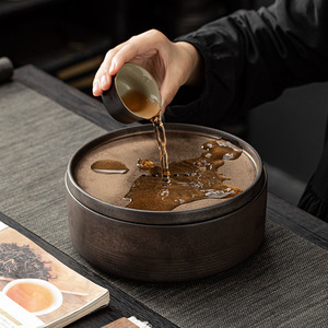 Plateau à thé rond en céramique avec réservoir d'eau, design minimaliste pour usage domestique - Product Image 1