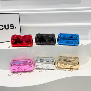 Bolso de mano tipo clutch con puntos metálicos para mujer, bolso de noche minimalista, bolso cruzado con cadena desmontable - Product Image 1