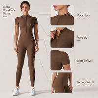 Nouveau body uni, très extensible, à manches courtes et fermeture éclair, idéal pour le fitness, la course à pied et le yoga, avec jambes courtes.