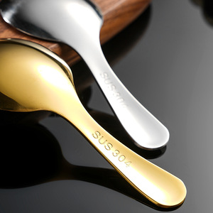 Ensemble de couverts pour enfants en acier inoxydable 304 écologique avec manche court, comprenant cuillère, fourchette, couteau, baguettes et étui de rangement, pour desserts et repas - Product Image 4