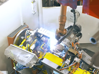 Station de soudage stable KUKA avec bras de robot industriel à 6 axes et portée de 1840 mm, dotée d'un positionneur pour le soudage et le revêtement