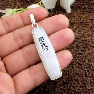 Pendentif en argent sterling 925 plaqué platine vintage avec pierre de lune arc-en-ciel naturelle et feu bleu, collier, bijoux en gros - Product Image 1