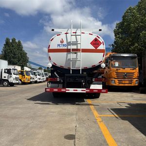 รถบรรทุกน้ำมันดีเซล Sinotruck HOWO 6x4 25000 ลิตร/25 ลูกบาศก์เมตร  ถังสแตนเลสใหม่ มาตรฐานยูโร 6 สำหรับขนส่งน้ำมันดีเซล - Product Image 6