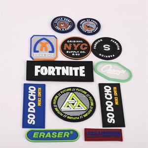 عالية الجودة مخصصة منقوش 3D <span class=keywords><strong>PVC</strong></span> المطاط سيليكون ملصقات الملابس Ogo بقع اكسسوارات الملابس سعر المصنع شعار مخصص - Product Image 2