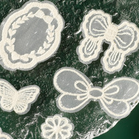 En gros, patchs en dentelle brodés 100% Polyester écologiques, motifs mignons de dessins animés, nœuds et cœurs, à coudre, pour sacs et vêtements