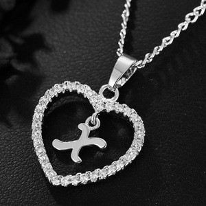 Collar con colgante de corazón con letra B de circonita, joyería de cristal unisex para uso diario - Product Image 4