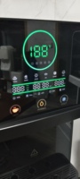 Distributeur d'eau vertical multi-températures avec surveillance TDS en temps réel, élimination des PFAS et des bactéries pour la maison, l'hôtel et les lieux partagés