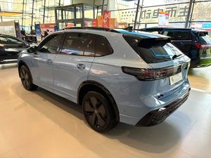 Volkswagen <span class=keywords><strong>Tiguan</strong></span> L Modelo 2025 PRO 380TSI 4WD R-Line Premium Edición Inteligente con Techo Solar Panorámico, Auto Usado en Existencia - Product Image 4