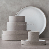 Duurzaam handbeschilderd modern servies van keramiek steengoed voor hotel, restaurant, buffet, westerse desserts, salades, fruit en feesten.