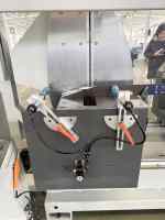 Scie de découpe CNC à double tête pour aluminium, 3 axes, à angle variable, avec machine CNC pour fenêtres, machine de fabrication de fenêtres en aluminium