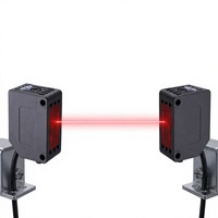 Capteur photoélectrique longue portée 2000 mm, lumière rouge 640 nm, suppression de l'arrière-plan, capteur optique IP65 pour tri logistique