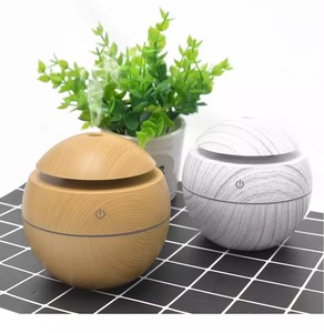 Portable Led Rond Grain De Bois 200ml <span class=keywords><strong>Mini</strong></span> Humidificateur Purificateur Ultrasonique Aroma Diffuseur Humidificateur d'air avec 7 Couleurs Led Lumière - Product Image 3