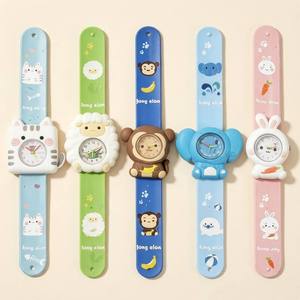Orologio da Polso in Silicone PVC 3D a Forma di Coniglio, Regalo per Bambini - Product Image 1