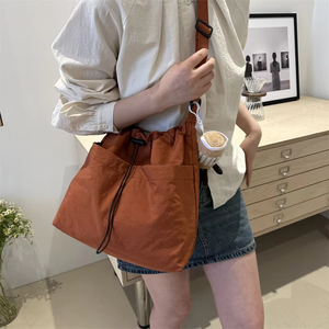 Nuova Borsa a Secchiello Personalizzata HK 2026, Borsa a Tracolla Casual Resistente in Nylon, Grande Capacità per <span class=keywords><strong>Donne</strong></span> - Product Image 4